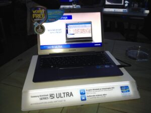 Samsung Series 5 Ultra με επεξεργαστή Intel Core i3