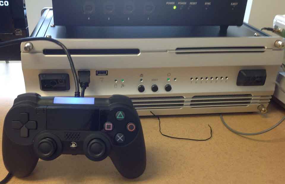 You are currently viewing Φωτογραφία του PlayStation 4 development kit δείχνει αισθητήρες σαν του Kinect